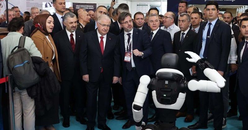 Milli Savunma Bakanı Yaşar Güler, 8. Verimlilik ve Teknoloji Fuarı'nı İnceledi
