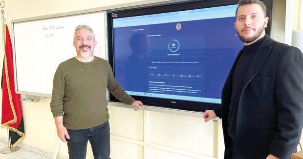 Kabataş Lisesi'nde Yapay Zeka Destekli Açık Uçlu Sınav Değerlendirme Aracı