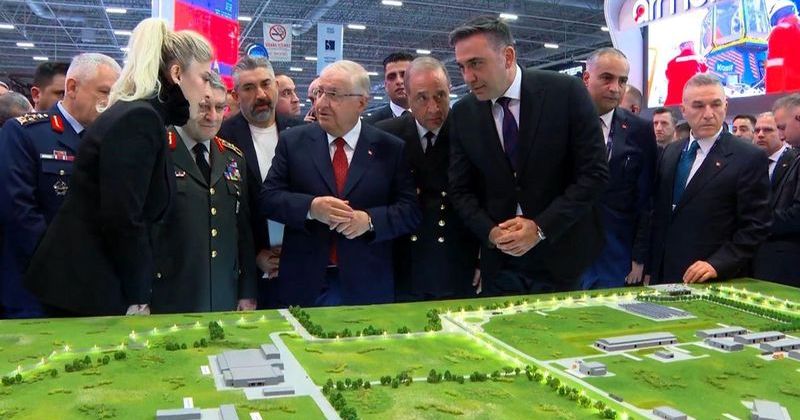Milli Savunma Bakanı Yaşar Güler, SAHA 2026 Fuarındaki Savunma Teknolojilerini İnceledi