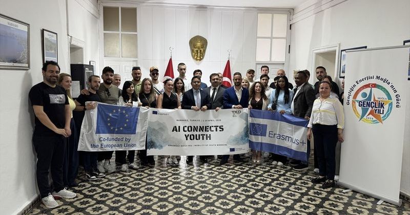 Marmaris'te 6 Ülkeden Gençlere Yapay Zeka Eğitimi Veriliyor
