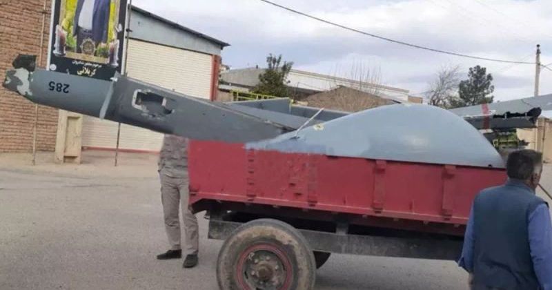 İran, Düşürdüğü İsrail İHA'sını Traktörle Sokak Sokak Sergiledi