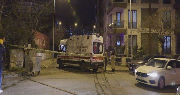 Annesi ve Ağabeylerini Öldüren Şüpheli Silahıyla Yakalandı
