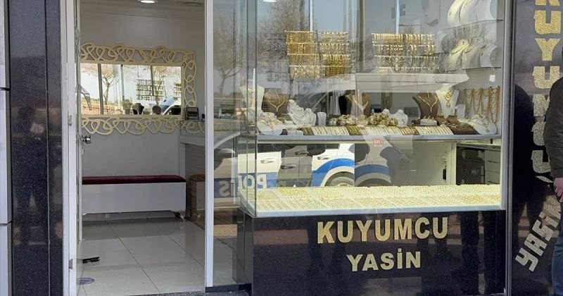 Adana Yüreğir'de Kuyumcu Soygunu: Şüpheli 4 Altın Bileziği Çaldı