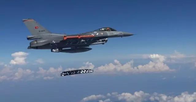 TÜBİTAK SAGE'nin SOM-J Füzesi Canlı Atış Testini Başarıyla Tamamladı