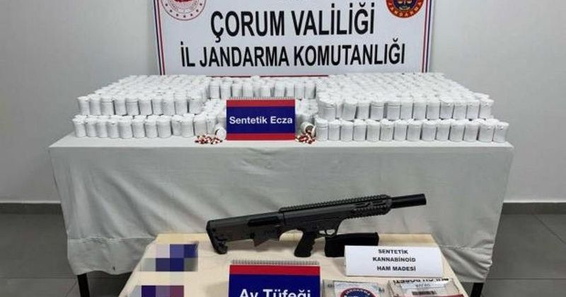 Çorum’da Büyük Uyuşturucu Operasyonu: Bağ Evinden On Binlerce Hap Ele Geçirildi