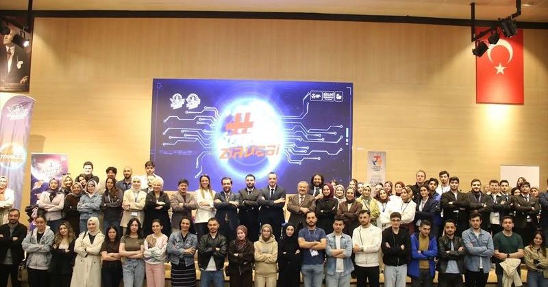 Milli Teknoloji Zirvesi'nde Dijital Sağlık ve Yapay Zeka Konuları Ele Alındı