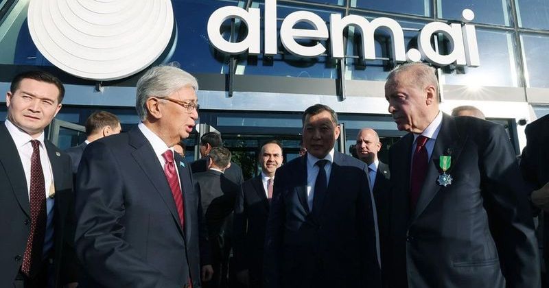 Cumhurbaşkanı Erdoğan, Kazakistan'da Alem.AI Yapay Zeka Merkezi'ni İnceledi