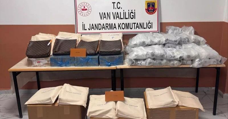 Van Başkale'de Gümrük Kaçağı Eşya Yakalandı, 1 Kişi Gözaltında