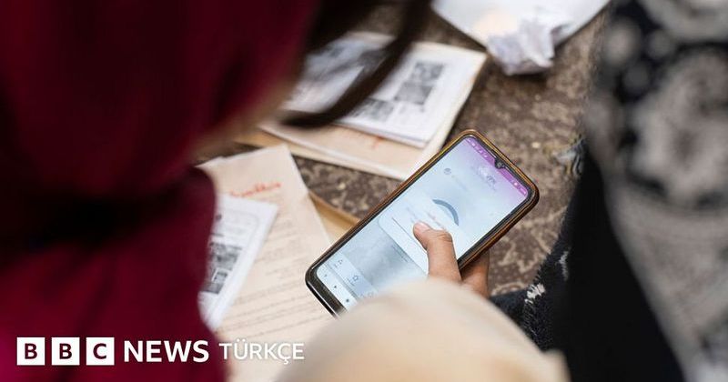 İran'da Halk, Yurt Dışındaki Aileleriyle İletişimde Sınır ve VPN Yöntemlerini Kullanıyor